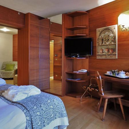 Hotel Mirage Cortina d'Ampezzo Exterior photo