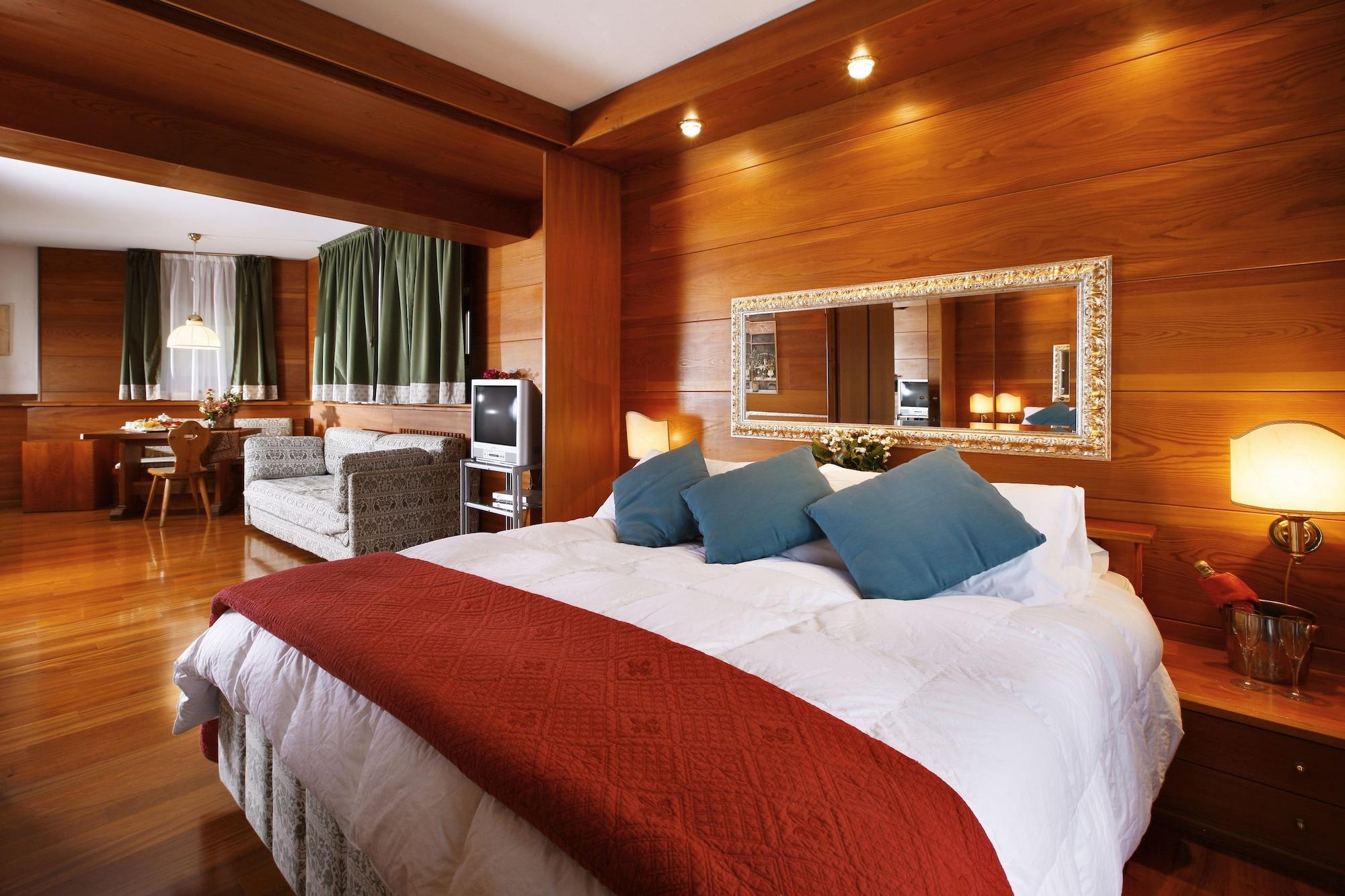 Hotel Mirage Cortina d'Ampezzo Exterior photo