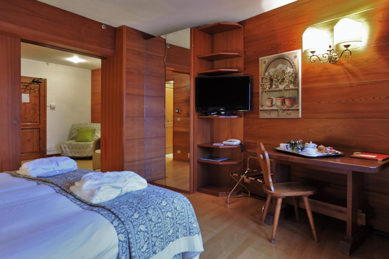 Hotel Mirage Cortina d'Ampezzo Exterior photo