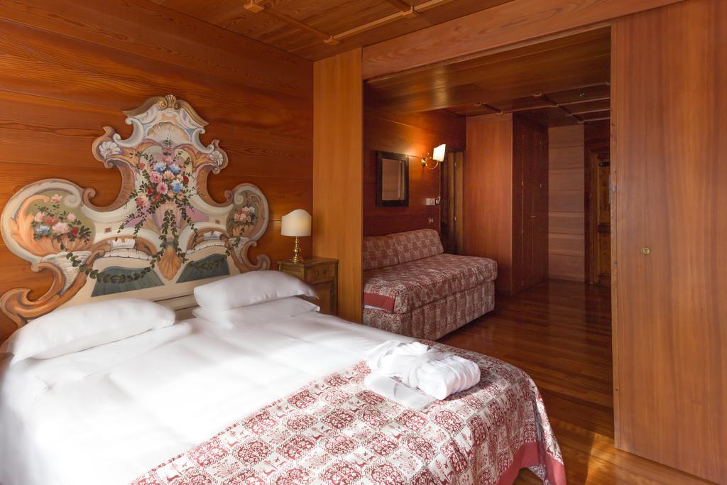 Hotel Mirage Cortina d'Ampezzo Exterior photo