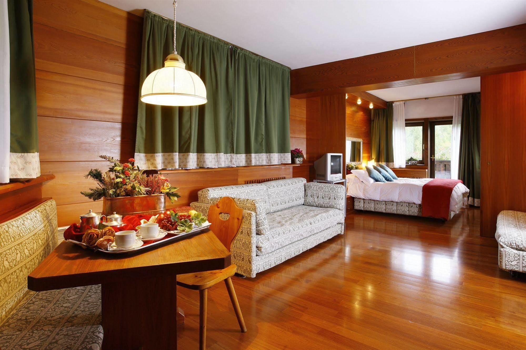 Hotel Mirage Cortina d'Ampezzo Exterior photo